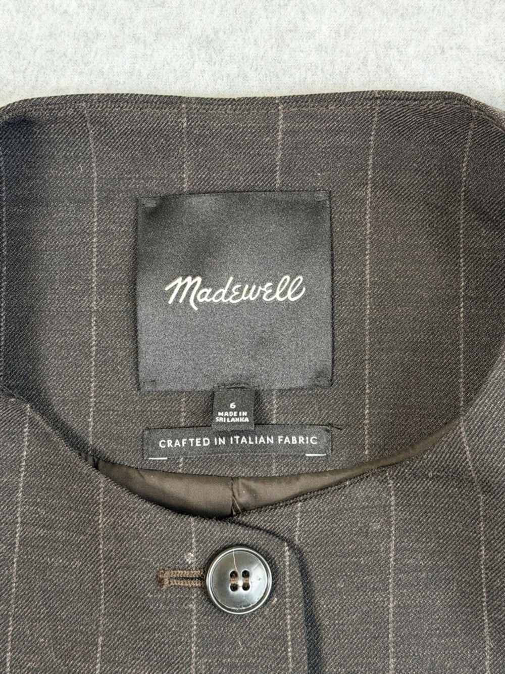 Madewell Single-Breasted Scoopneck Vest Chocolate Wide Pinstripe Size 6 #2175 - Picture 6 of 7